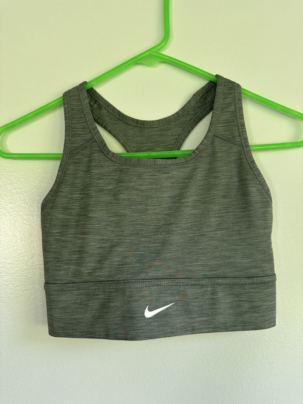 Nike Women’s Size Small Sports Bra Heather Striped Dri fit No Pads Or Wire